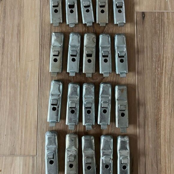 20 Pack of Industrial Silver Steel Metal Shelf Clips by Republic Steel - Picture 1 of 4